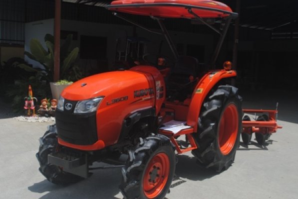 ขายรถไถ Kubota L 3608 (4WD) พร้อมผานหลัง รถสภาพเดิม สีเดิมครับ...