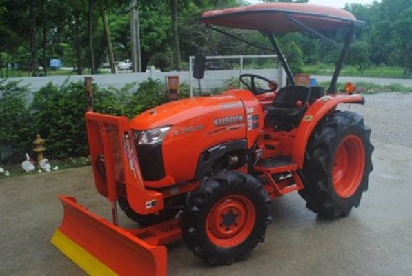 ขายรถไถ Kubota L 3608 (4WD) พร้อมดันหน้าช้างและผาน 6ตราช้าง...