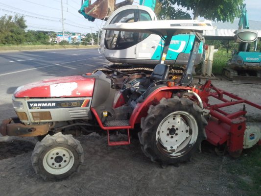 ขายรถไถ Yanmar 19แรงม้า 4WD...