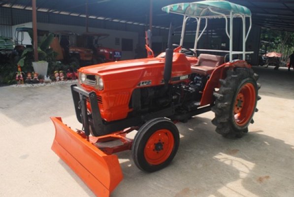ขายรถไถ Kubota L2601 ใบดัน เครื่องดีครับ...