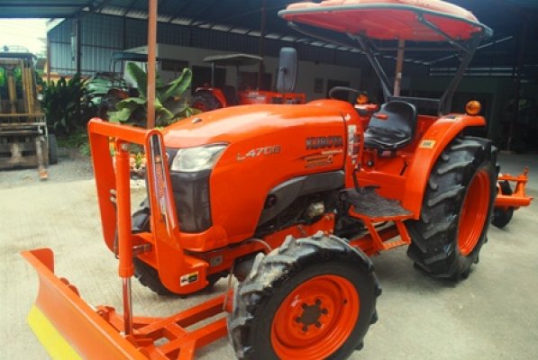 ขายรถไถ Kubota L 4708 (4WD) พร้อมดันหน้าและผาน5 ตราช้าง...
