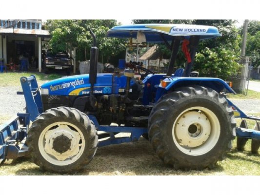 ขายรถไถ NEW HOLLAND สภาพพร้อมใช้งาน สนใจสอบถามรายละเอียดเพิ่มเติมโทร 090-8588220คุณนะ หรือ www.truck.in.th/498...
