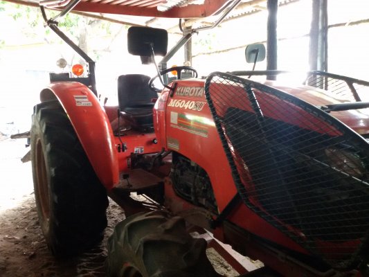 ขายแทรกเตอร์ kubota m6040su...