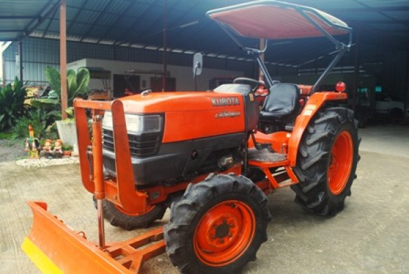 ขายรถไถ Kubota L 4508 DI (4WD) พร้อมดันหน้าช้างและโรตารี1.8 เครื่องแน่นๆรถไร่ สีเดิม สีเดิมครับ...