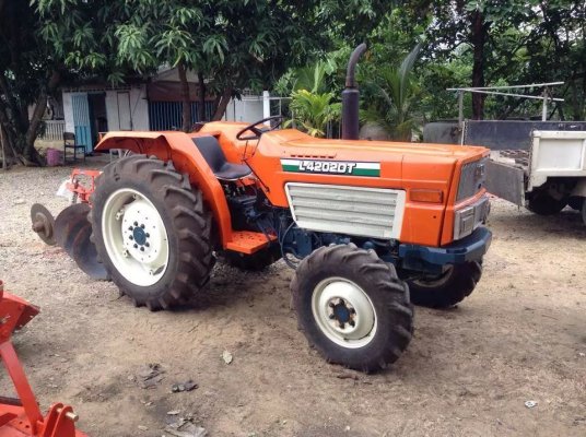 ขายด่วน รถไถนา42แรง 140000บาท...