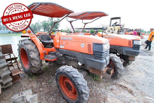 AUC 7 Code 081 รถแทรกเตอร์ KUBOTA L4508 ราคา เริ่มต้นการประมูล 180,000 บาท...