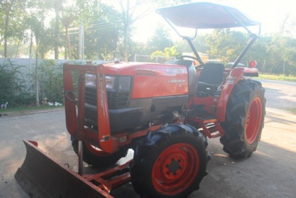 ขายรถไถ Kubota L 4508 DI (4WD) พร้อมดันหน้าช้าง,ผานพรวน สีเดิมครับ...