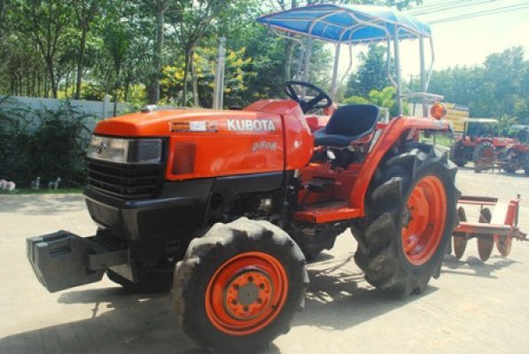ขายรถไถ Kubota L 2808 (4WD) พร้อมผานพรวน รถพร้อมใช้งานครับ...