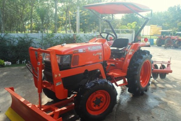 ขายรถไถ Kubota L 3408 (4WD) พร้อมมีดดันหน้าและผานพรวน สภาพพร้อมใช้งานครับ...