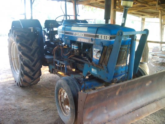 ขายรถไถ Ford 6610 เสี้อยราย T6 เครื่องดีพร้อมใช้งานเอกสารพร้อมโอนสนใจโทรฉลาดศิลป์ 0810707634...