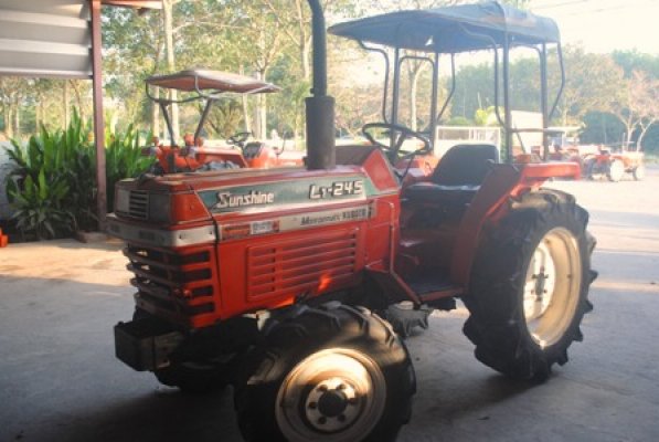 ขายรถไถ Kubota L1-24 (4WD) รถ2เพลา พร้อมใช้งานครับ...