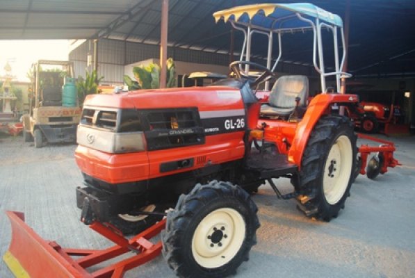 ขายรถไถ Kubota GL-26 (4WD) พร้อมดันหน้า+ผาน รถพร้อมใช้งานครับ...