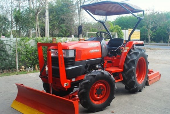 ขายรถไถ Kubota L 3408DI(4WD) พร้อมมีดดันหน้าและอุปกรณ์หลัง รถไร่ สภาพสวยมาก...