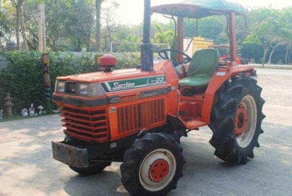 ขายรถไถ Kubota L1-22 (4WD) รถ2เพลา ตัวเปล่า พร้อมใช้งานครับ...