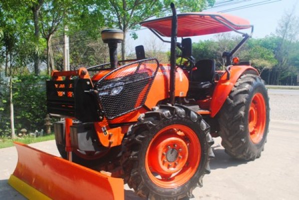 ขายรถไถ Kubota M7040 (4WD) พร้อมดันหน้าช้าง รถสวย เดิมๆ พร้อมใช้งานครับ...