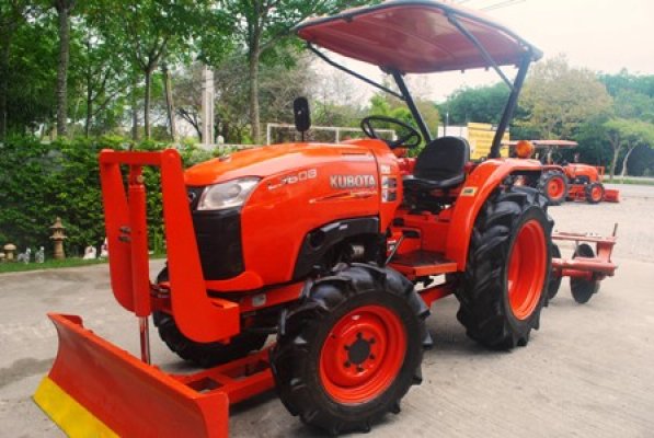 ขายรถไถ Kubota L3608(4WD) พร้อมใบดันและผานพรวนช้าง รถสวย พร้อมใช้งาน...