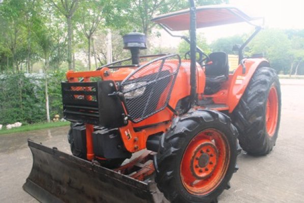 ขายรถไถ Kubota M7040 (4WD) พร้อมดันหน้าช้าง รถบ้าน เดิมๆ พร้อมใช้งานครับ...