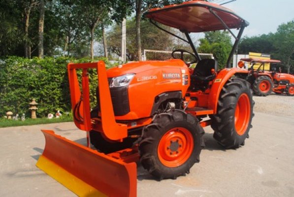 ขายรถไถ Kubota L3608(4WD) พร้อมใบดันและผานพรวนช้าง รถไร่ เก็บงานสวยๆ พร้อมใช้งาน...