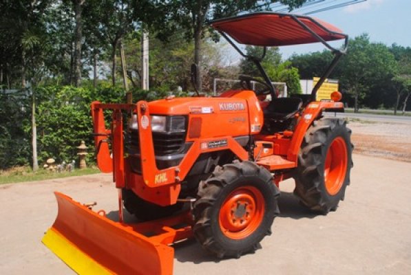 ขายรถไถ Kubota L 3408 (4WD) พร้อมมีดดันหน้า รถพร้อมใช้งานครับ...