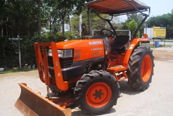 ขายรถไถ Kubota L 3408 DI (4WD) พร้อมมีดดันหน้า และผานพรวนช้าง รถพร้อมใช้งานครับ...