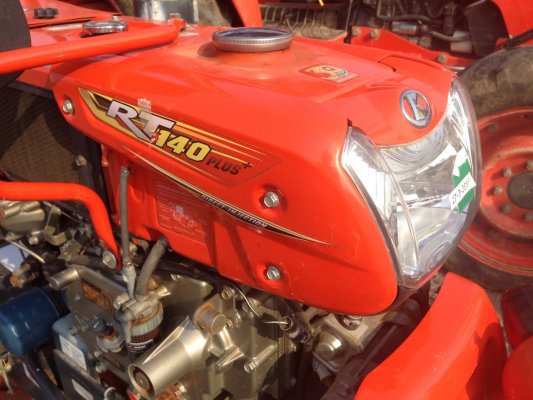 KRT 140 PLUS ชั่วโมงน้อย พร้อมใช้ อุปกรณ์ หน้าหลัง เพียง 110,000 บาท เท่านั้น...