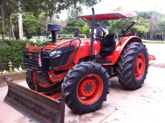ขายรถไถ Kubota M8540 (4WD) พร้อมดันหน้า+ผานบุกเบิกช้าง รถบ้านสวยมาก พร้อมใช้งานครับ...