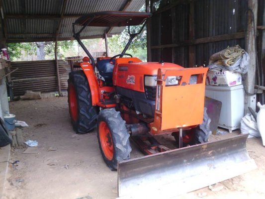 ขายรถไถ KUBOTA L4508 สภาพสวยพร้อมใช้งาน อุปกรณ์ ดันหน้า ผานหลัง และโรตารี่ รถสวยใช้งานน้อย1,710ชม สนใจโทร 090-8588220คุณนะ 093-3258446คุณบิวตี้ ID:nar...