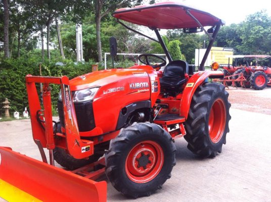 ขายรถไถ Kubota L3608(4WD) พร้อมใบดันและผานพรวนช้าง รถไร่ สีเดิม พร้อมใช้งาน...