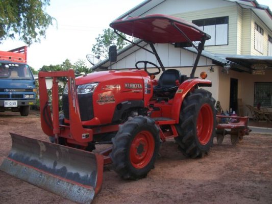 ขายรถไถ KUBOTA L3608 สภาพ 99% ใบมีดดันหน้า พร้อมผานพรวน 5...