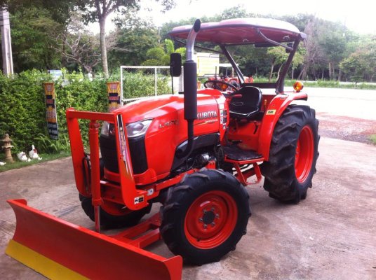 ขายรถไถ Kubota L4708(4WD) พร้อมใบมีดช้าง รถพร้อมใช้งาน...