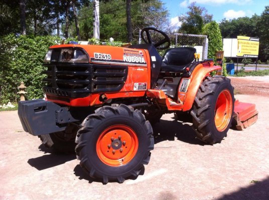 ขายรถไถ Kubota B2410 พร้อมเครื่องตัดหญ้า รถไร่ สีเดิมพร้อมใช้งาน...