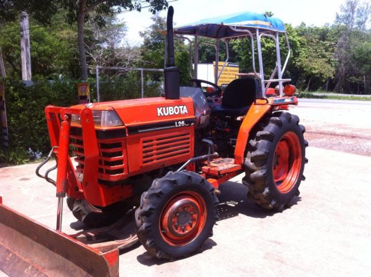 ขายรถไถKubota L2605 (4WD) พร้อมใบมีดหน้าและผานพรวน รถพร้อมใช้งาน...