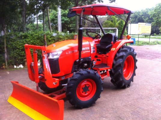 ขายรถไถ Kubota L3608(4WD) พร้อมใบมีดและผานพรวนช้าง รถสวย พร้อมใช้งาน...