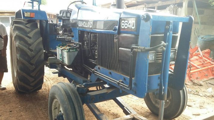 ขายรถไถ NEW HALLAND 6640...