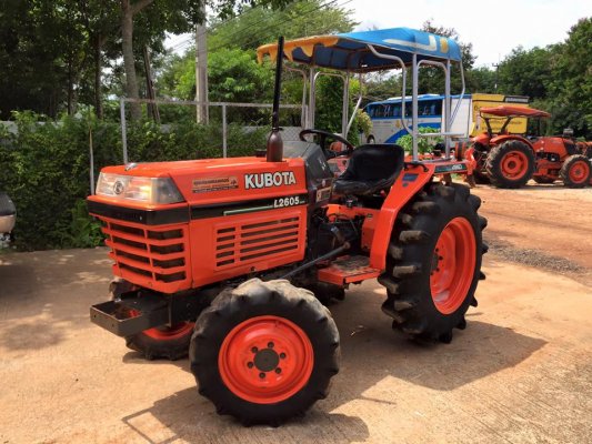 ขายรถไถ Kubota L2605 (4WD) ตัวเปล่า รถพร้อมใช้งานครับ...