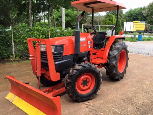 ขายรถไถKubota L3408 (4WD) พร้อมใบมีดหน้า รถพร้อมใช้งาน...
