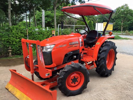ขายรถไถ Kubota L3608(4WD) พร้อมใบมีดและผานพรวนช้าง รถพร้อมใช้งาน...