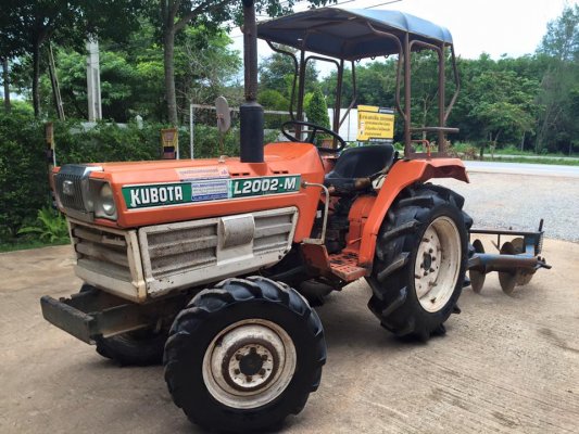 ขายรถไถ Kubota L2002M (4WD) พร้อมผานพรวน รถ2เพลา พร้อมใช้งานครับ...