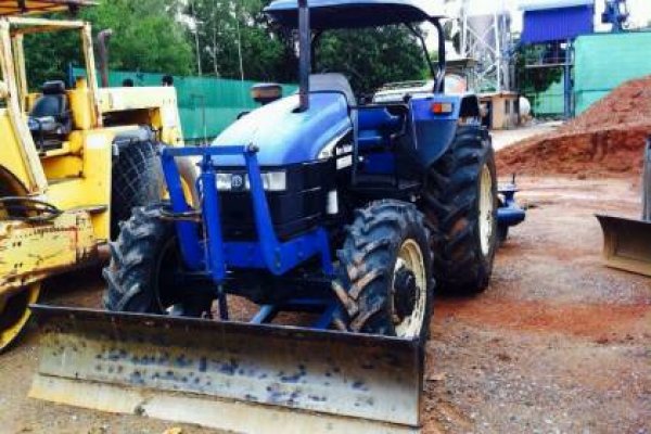 ขายรถไถ NewHolland Ts 90  2 เพลา...