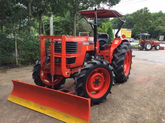 ขายรถไถ Kubota M5000 SU(4WD) พร้อมใบมีดและผานบุกเบิก รถสวย 1900 ชม. พร้อมใช้งาน...