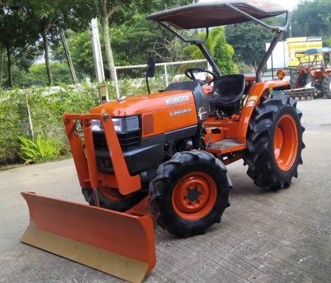 ขายรถไถKubota L3408DI (4WD) พร้อมใบมีดหน้าใหม่ รถไร่ สีเดิม 900ชม.พร้อมใช้งาน...
