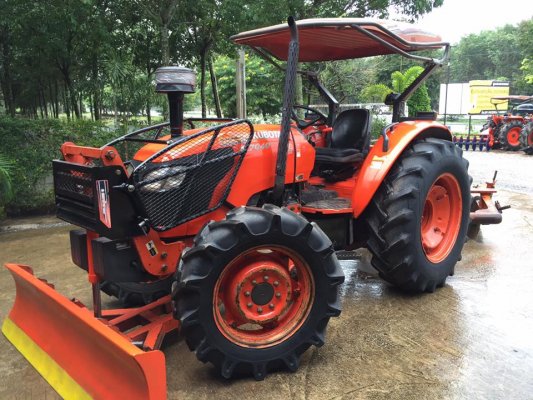 ขายรถไถ Kubota M7040 (4WD) พร้อมดันหน้า ผานพรวน รถพร้อมใช้งานครับ...