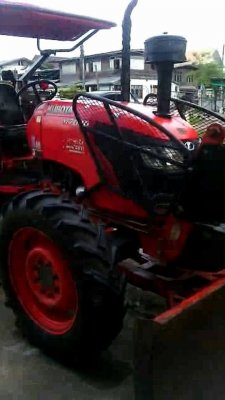 ขายรถไถKUBOTA M7040 สภาพดี ระบบพร้อมใช้งาน อุปกรณ์ใบมีดหน้า ผานหลัง คาด สภาพใช้งานประจำ...