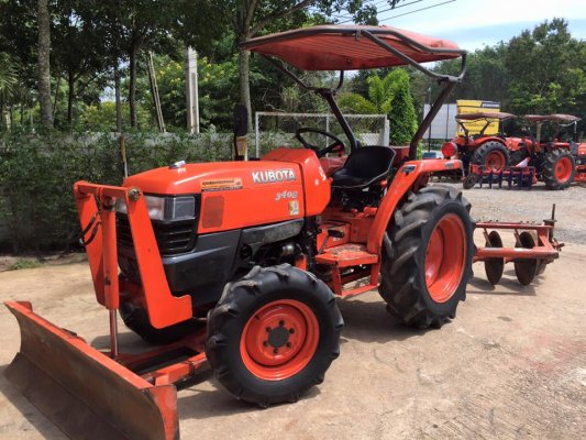 ขายรถไถKubota L3408 (4WD) พร้อมใบมีดหน้าและผานพรวนช้าง รถไร่ สีเดิมพร้อมใช้งาน...