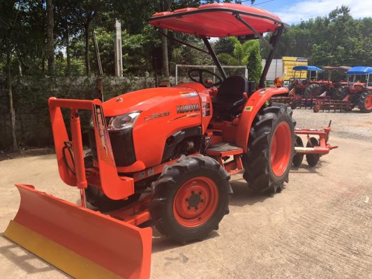 ขายรถไถ Kubota L3608(4WD) พร้อมใบมีดและผานพรวนช้าง รถพร้อมใช้งาน...