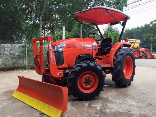 ขายรถไถ Kubota L3608(4WD) พร้อมใบมีดและผานพรวนช้าง รถพร้อมใช้งาน...
