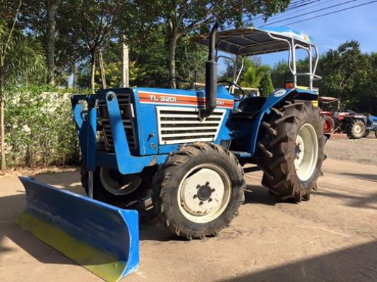 ขายรถไถ ISEKI TL3201 (4WD) พร้อมใบมีดหน้า รถ2เพลา พร้อมใช้งาน...