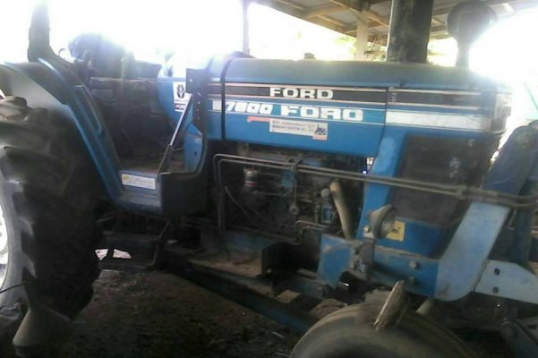 ขายรถไถFORD 7000ตัวใหญ่1เพลา เครื่องแห้ง ปั๊มเดิม ช่วงล่างเต็ม อุปกรณ์ใบดันหน้า ผานหลัง สภาพพร้อมลงลุยงาน เอกสารครบ ...