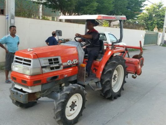 ขาย รถไถนานั่งขับ KUBOTA 25 แรง สภาพสวย 2 เพลา ขับ 4 WD เก่านอกพร้อมใช้งาน ชม VDO ได้ครับ...