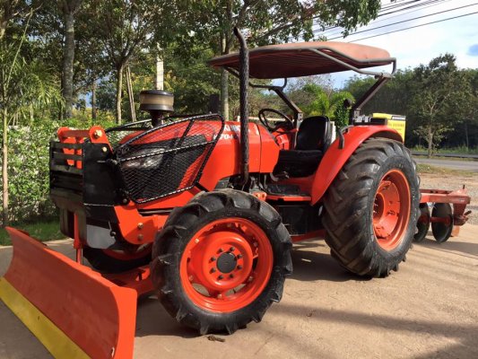 ขายรถไถ Kubota M7040 (4WD) พร้อมดันหน้า ผานพรวนช้าง รถสวย พร้อมใช้งานครับ...